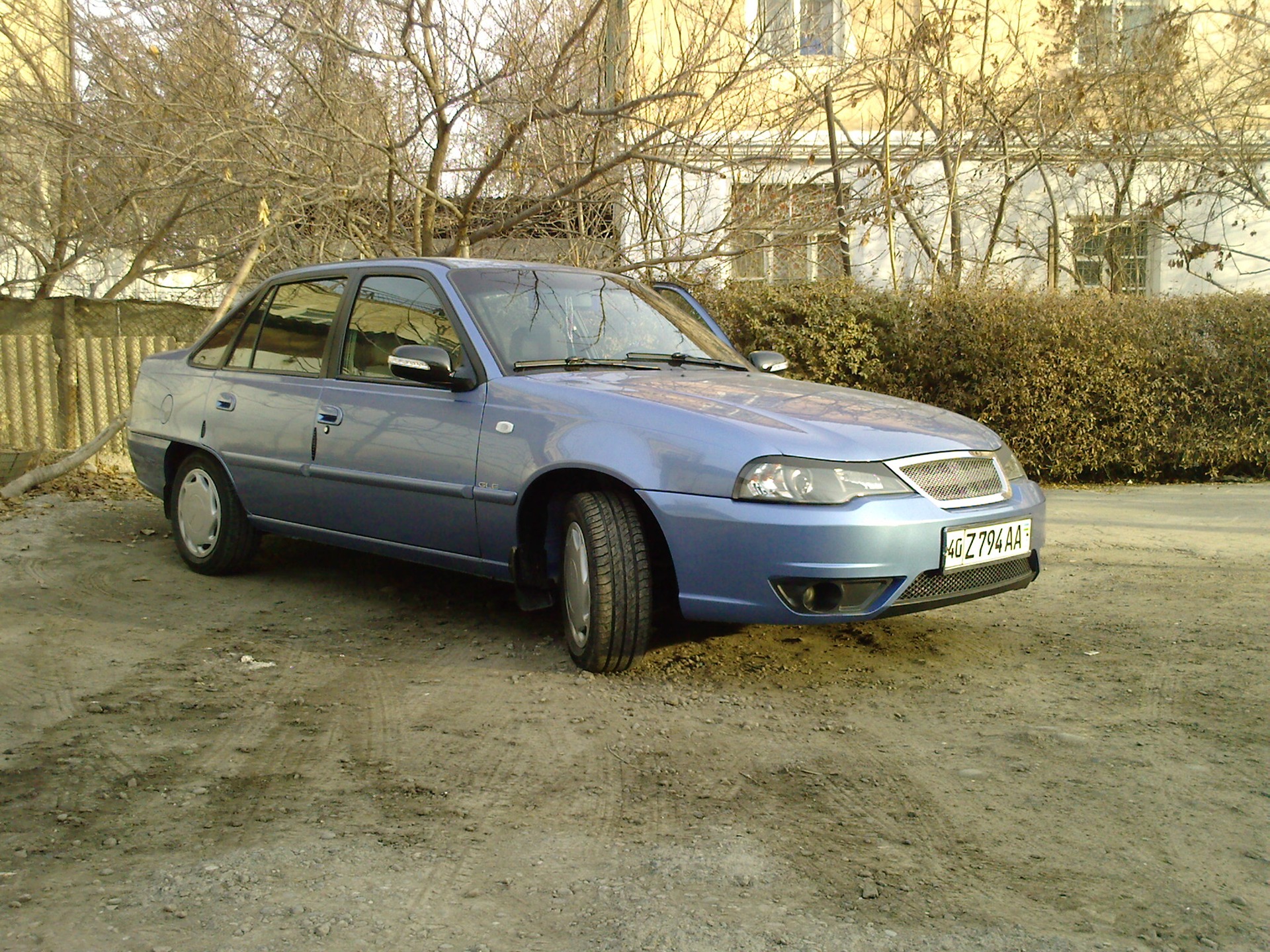 Daewoo Nexia 2 синяя