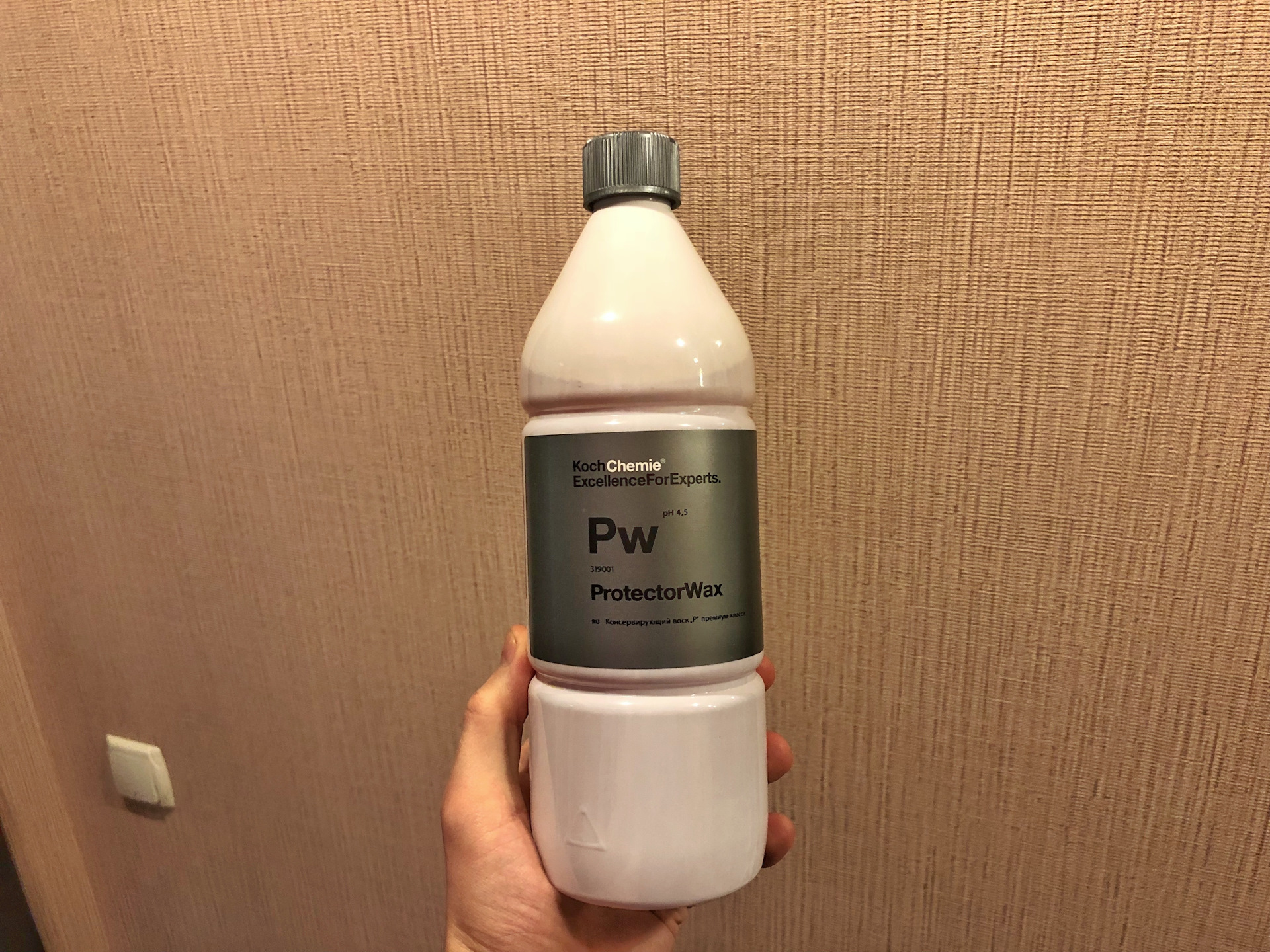 Protector wax. Koch Chemie PROTECTORWAX - консервирующий полимер премиум–класса, (1 л). Воск Koch Protector Wax. PROTECTORWAX sio2. Гидрофоб для кузова автомобиля Koch Chemie Protector Wax.