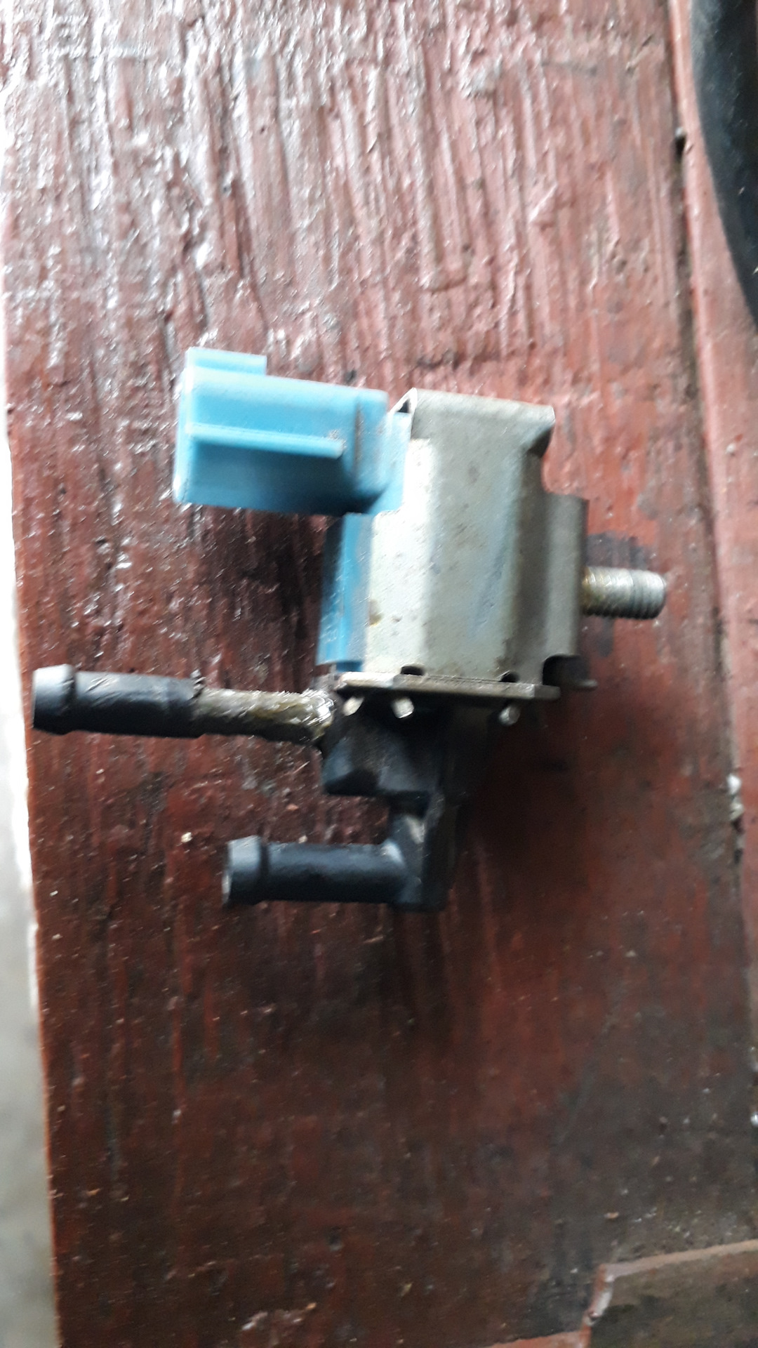 датчик продувки адсорбера 1118. 6. 0280142479 bosch. электромагнитный клапан абсорбера акцент. 13110331 клапан электромагнитный абсорбера.