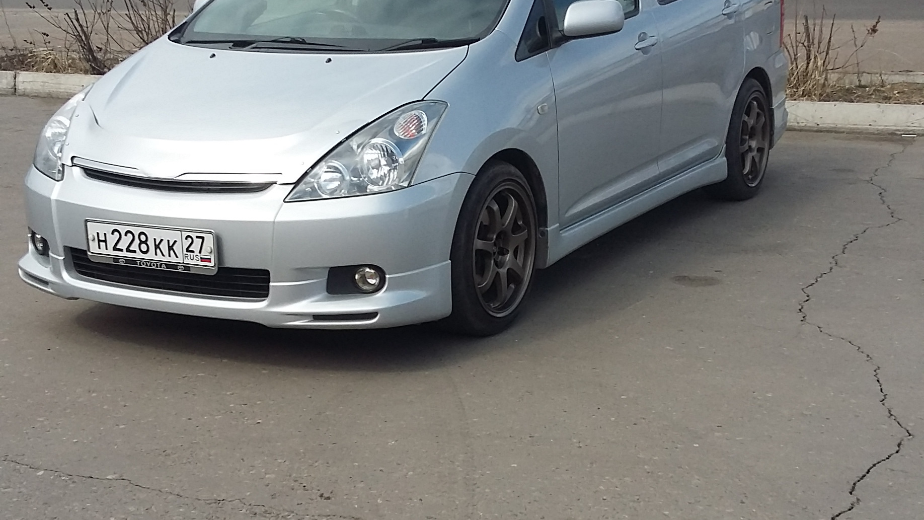 Toyota Wish (AE10) 1.8 бензиновый 2003 | Low bass на DRIVE2