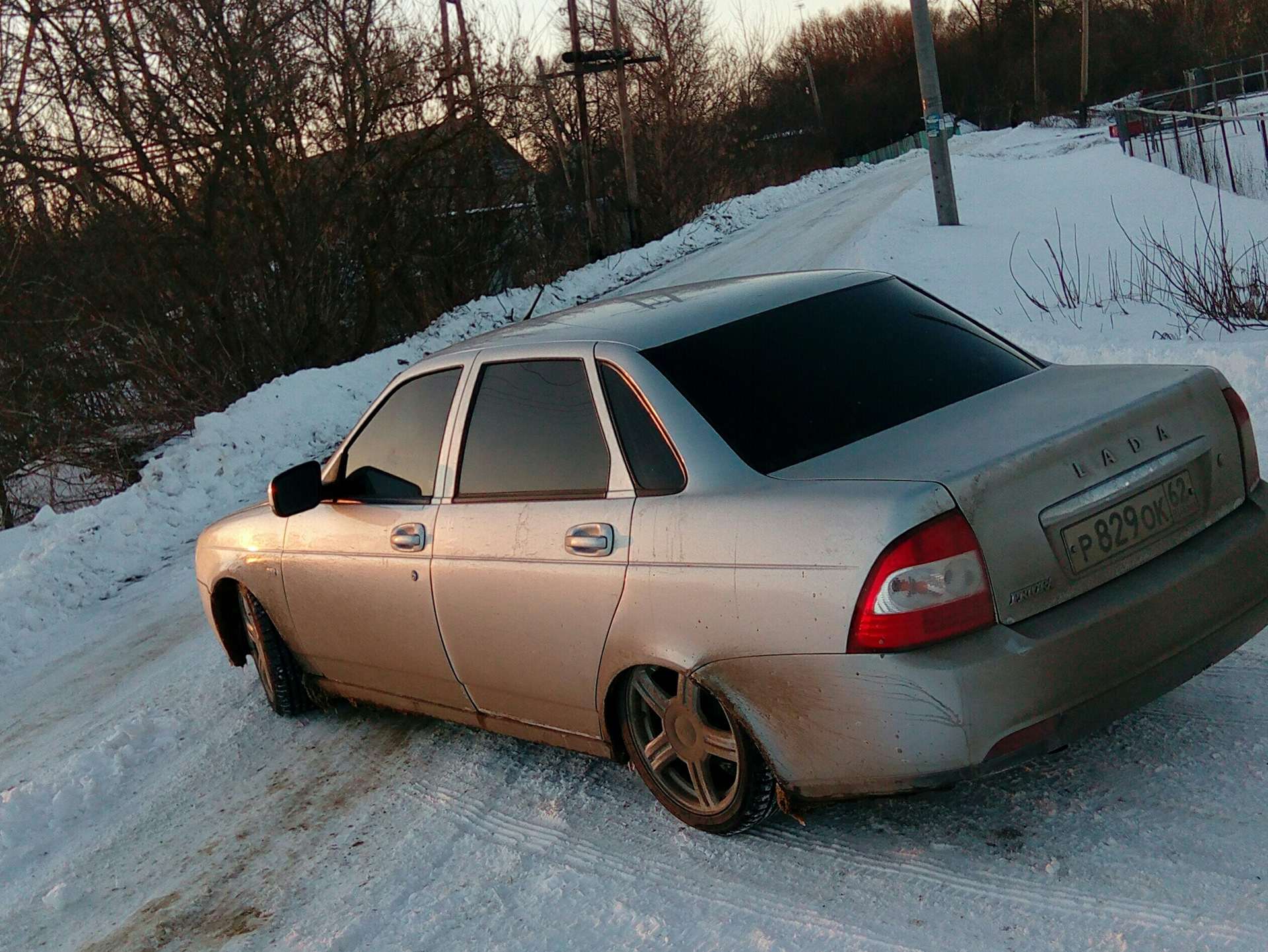 Приора 16. Приора седан r16. Приора 16 торусы седан. Приора седан серебристая r16. Лада Приора седан r16.