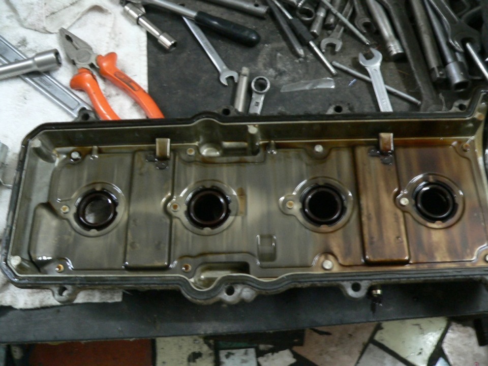 1uz non vvti коды ошибок. 40dc762s 960. 1uz non vvti коды ошибок фото. 1uz non vvti коды ошибок-40dc762s 960. картинка 1uz non vvti коды ошибок. картинка 40dc762s 960. Вскоре после устранения ошибки 13 появилась новая и неприятная проблема, а именно:Двигатель начал работать вроде ровно, но идет вибрация на кузов (как будно детонация)…Заслонка ТRC при включении зажигания каждый раз калибруется…и ПРОПАЛА ТЯГА…Как появляется отсутствие тяги?! — элементарно. На холодную все хорошо…даешь газ машина едет…стоит двигателю прогреться до 60%, как начинается полтергейст… Стою на светофоре, сырой асфальт, 4 литра под капотом, отключаю все блокировки ТRC, включаю PWR режим, газ в пол…а она даже не шлифует…идет равномерный разгон под нагрузкой к 4000 оборотов начинает ехать чуть лучше, но все равно не то.Теперь по порядку:1. Самодиагностика показала множество ошибок по ТRC и ABS2. Съездил к электрику, который перепаял провода на заслонку, отрегулировав ее — пропала калибровка при включении зажигания и машина поехала бодрее, но шлифовать так и не смог заставить ее, сказал что надо смотреть катализаторы: П.С. Катализаторы съездил снял — посмотрел что они как новые и поставил обратно, плюс у меня 4 лямбды и датчики перегрева каждого из двух (ошибки небыло)3. Заменил Катушки зажигания на контракт (прозвонил их)4. Заменил свечи на новые. старые были в идеальном состоянии иридий с пробегом в 15000км.5. Масло не жрет не грамма6. При разгоне, даже если плавном — то ли семерит, то ли детонирует сильно двигатель7. Запускается хорошо что на холодную, что на горячуу…но всегда по разному, когда с пол пинка, когда раз — два крутанет.8. Проверял разряжение во впускном коллекторе — все в норме, соотвественно подсоса воздуха нет, клапана не зажаты, не разжаты…9. После настройки TRC ошибок осталось 0…то есть их нет…10. Заезжал на осциллограф, т.к. все разводят руками продиагностировал MAF (ДМРВ) и сказали, что он полурабочий…но не со 100% уверенностью. т.к. При неисправности датчика когда отцепляешь от него фишку — машина едет еще резвее, чем до этого. у меня же она глохнет.Но по графику (Фото не смог сделать) у меня при резком нажатии на педаль газа идет провал примерно вот такой график выресовывается