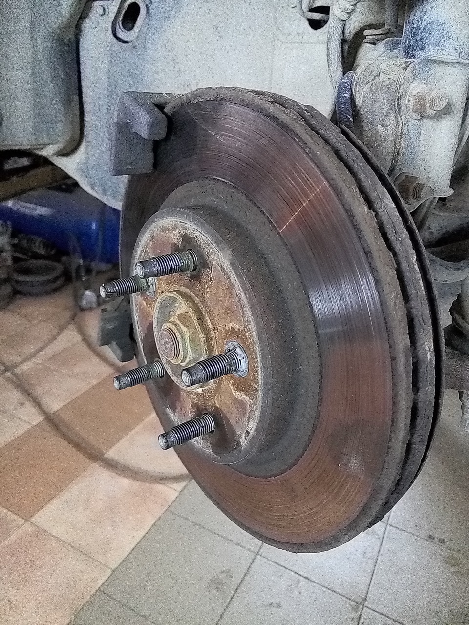 Проточил тормозные диски — Mercury Mariner (2G), 2,3 л, 2008 года ...