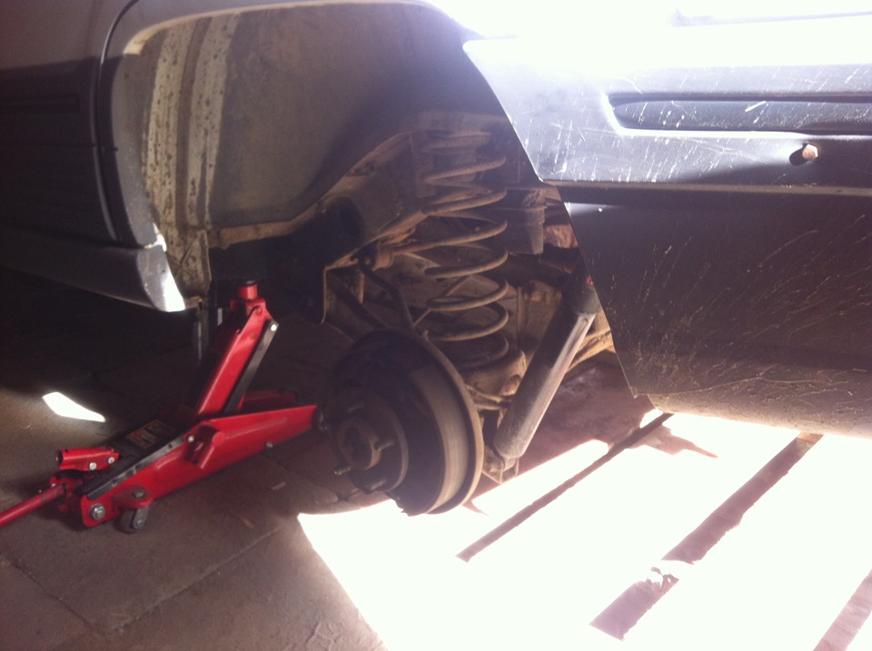 Оркестр в подвеске или "начитался форумов и полез искать то, что гремит ...