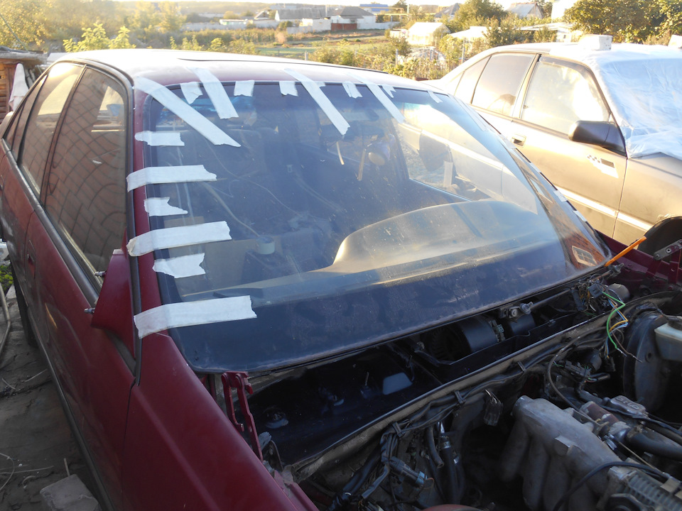 Переклейка лобового стекла — Opel Omega A, 2 л, 1993 года | своими ...