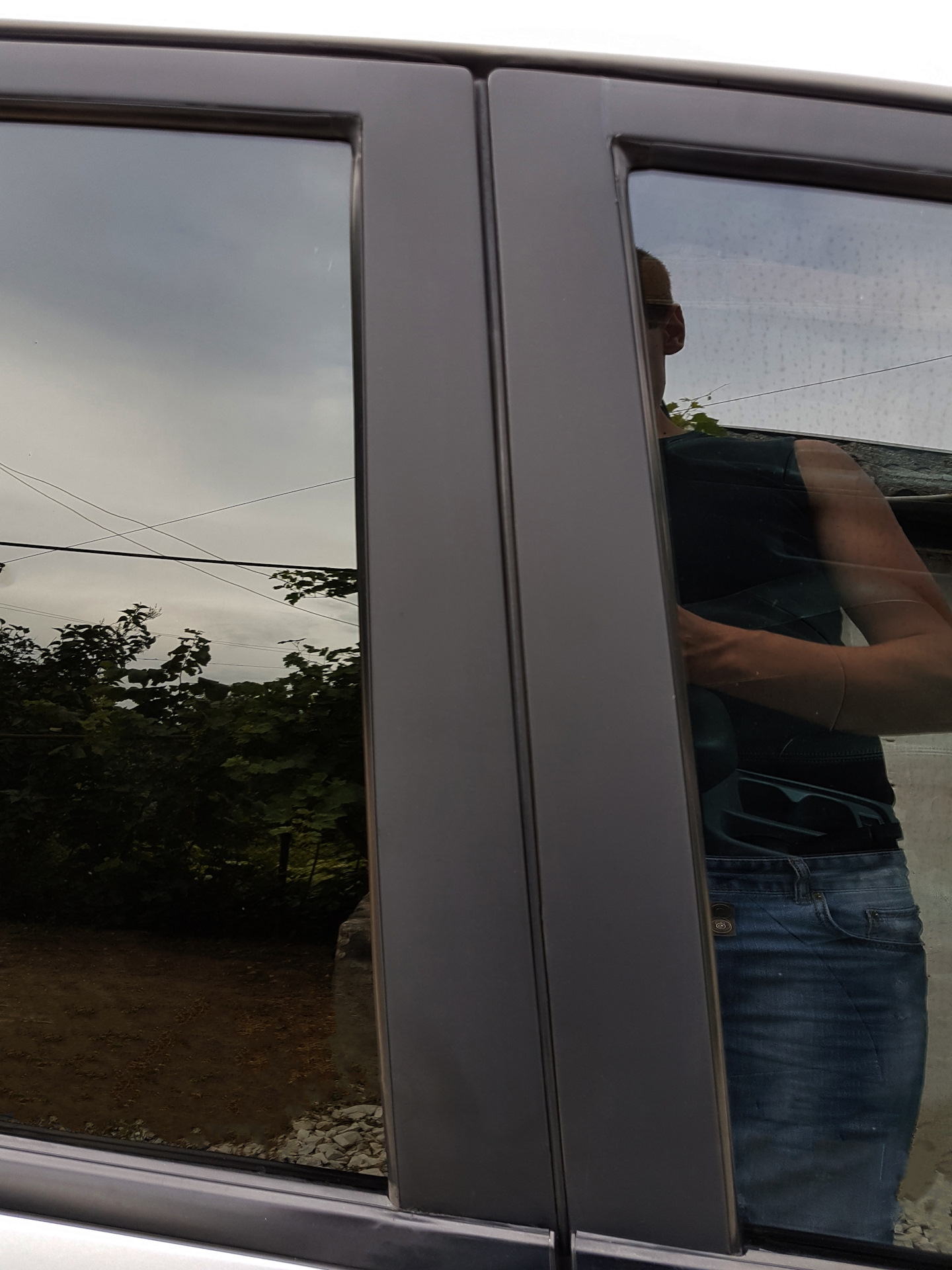 стеклянная входная группа. тонировка входной двери. дверь пвх с тонированным стеклом. тонировка стекла дверного. наяда раздвижные перегородки.