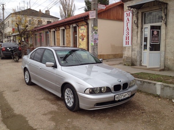 Крыша е39. БМВ е39 серебристая. БМВ Е 39 серая Юеля. БМВ е39 белая. BMW e39 Рестайлинг серебро.