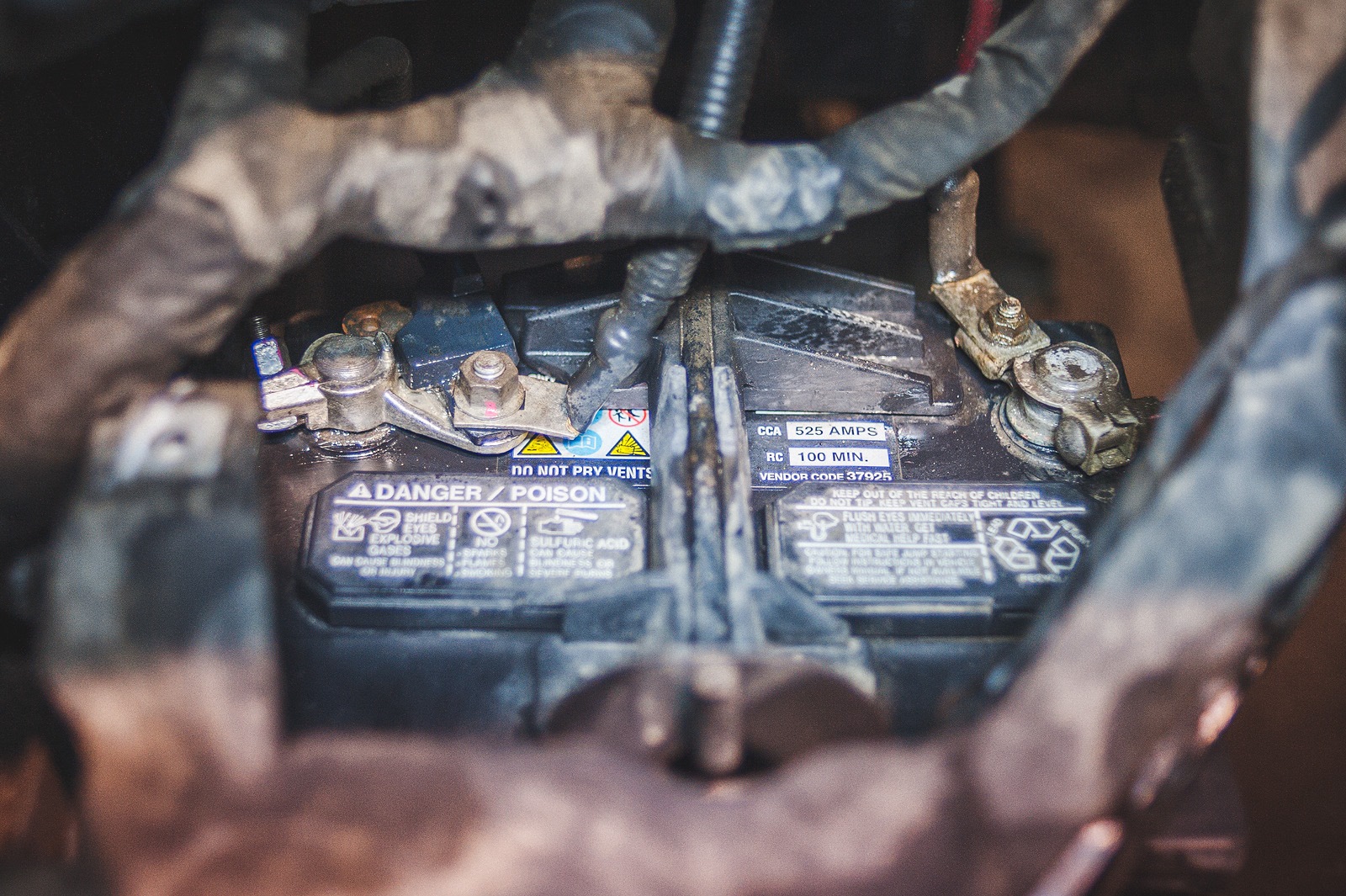 Dodge journey 2. Акб додж стратус 2. Dodge journey аккумулятор. Dodge journey аккумулятор. Dodge journey d 2.