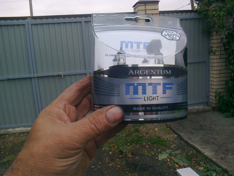 Замена ламп в противотуманках. — KIA Sorento (2G), 2,4 л, 2010 года ...