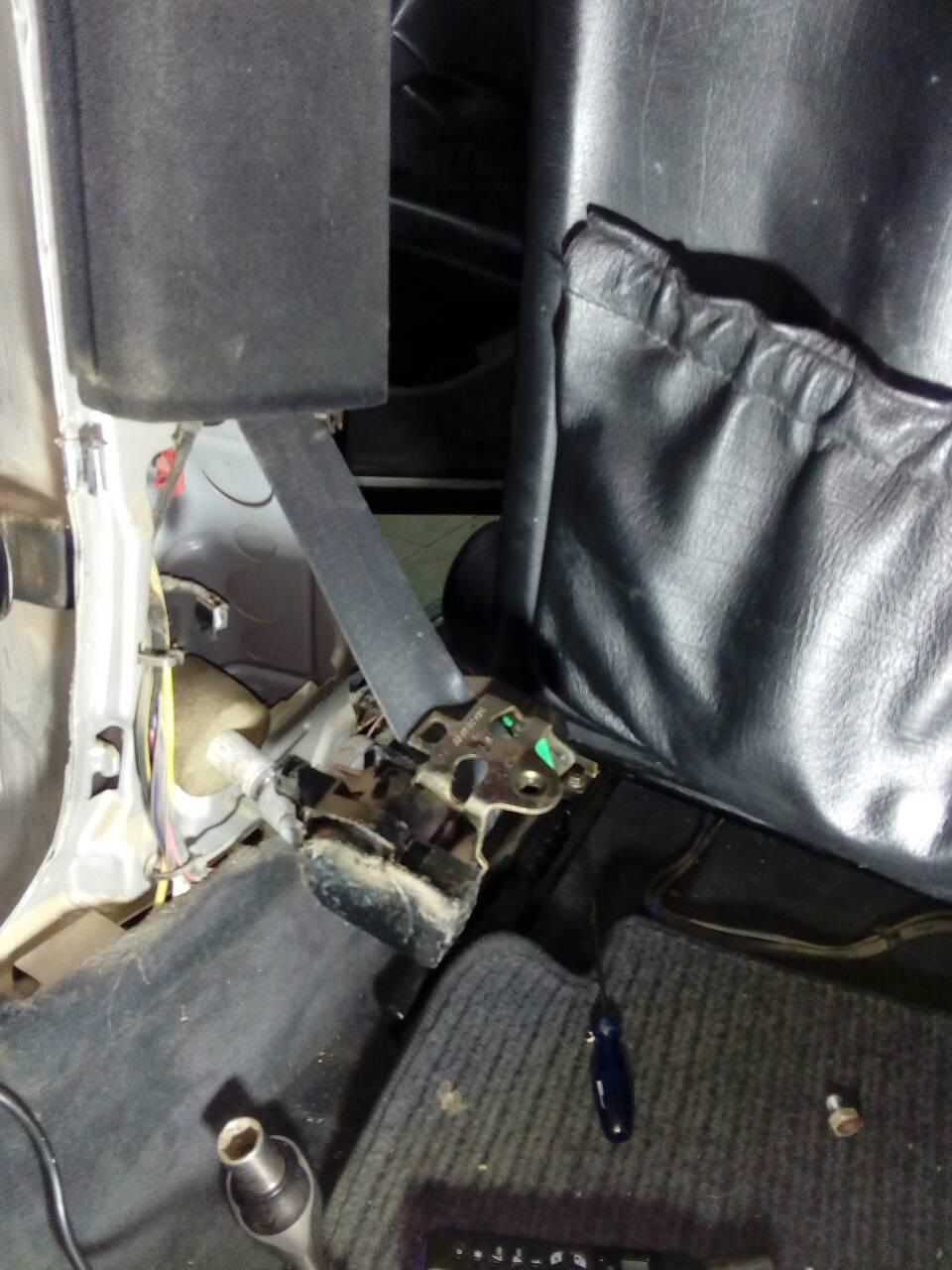 driver Seat belt return problem.fixed. — MercedesBenz Eclass (W210