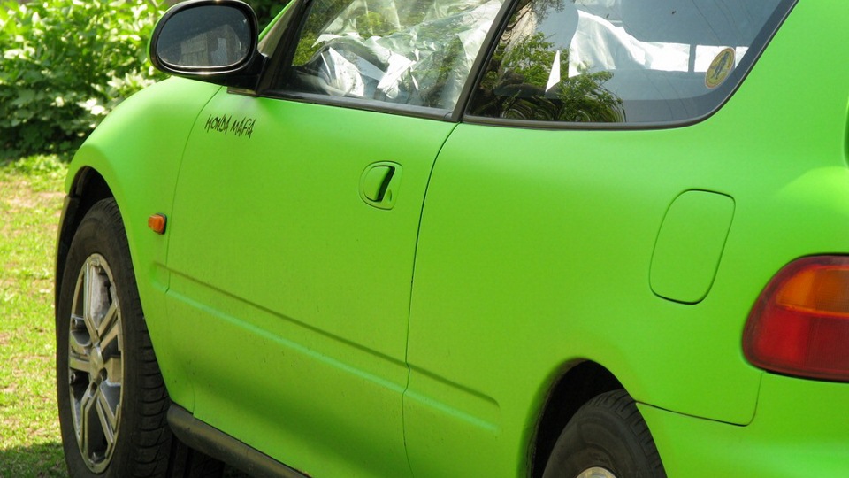 Зеленый хэтчбек. Honda 2008 салатовая хэтчбек. Civic хэтчбек салатовый. Ярко салатовая Хонда. Axela зеленый хэтчбек.