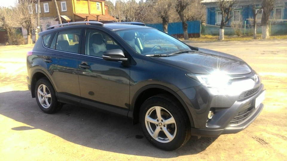 Ковры Боратекс — Toyota RAV4 (IV), 2 л, 2016 года | аксессуары | DRIVE2