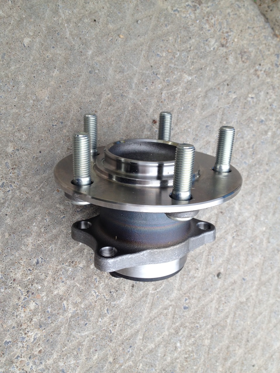 замена задних ступичных подшипников — Mitsubishi Lancer X, 1,5 л, 2007 ...