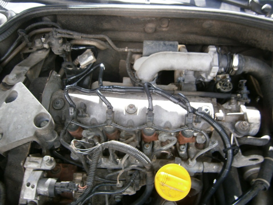 Рено лагуна 2 1.9 dci. Laguna 1.9 DCI. Вакуумные трубки Renault Laguna 1.9 DCI.