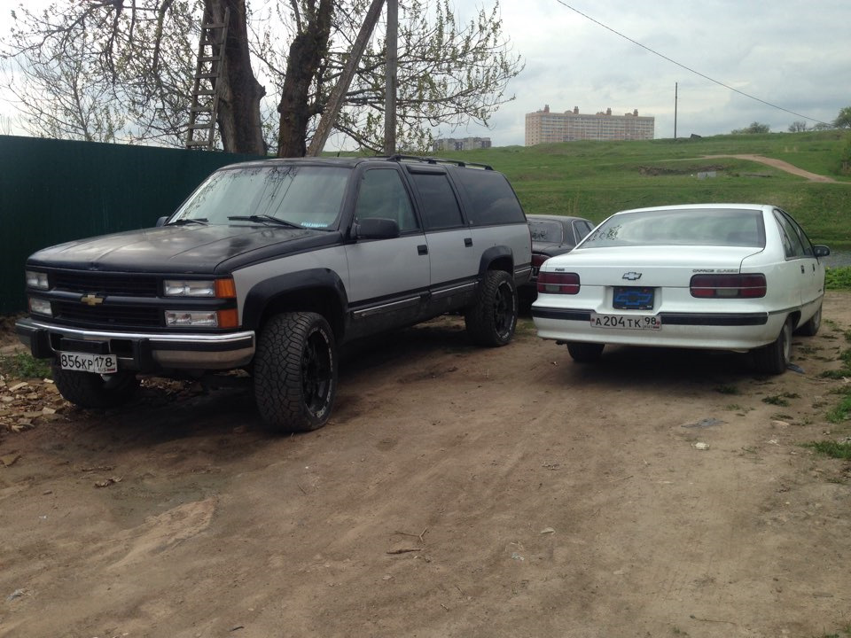 Chevrolet Suburban 9g