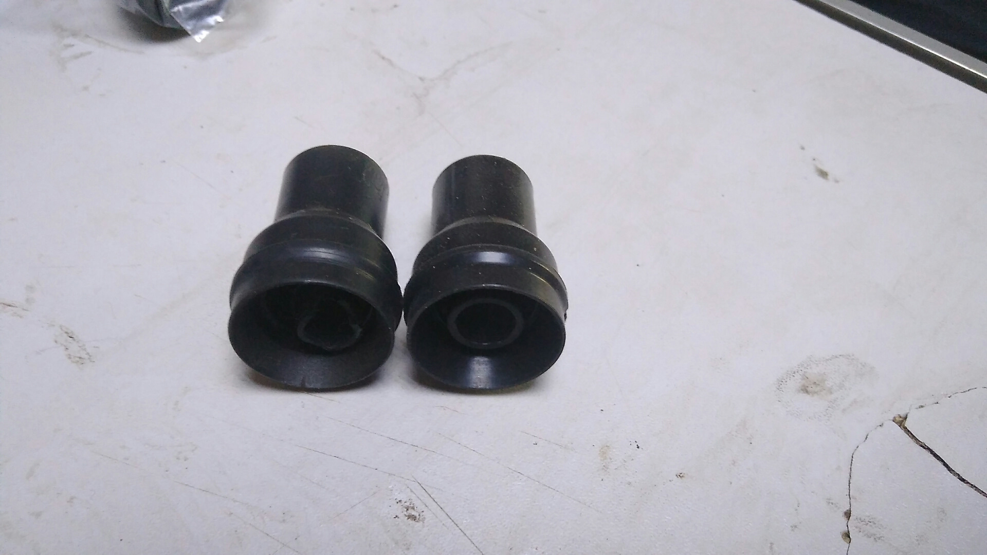 колпачок наконечника катушки зажигания хонда jazzd30520pwa. крышка катушки для триммера bosch. колпачок катушки.