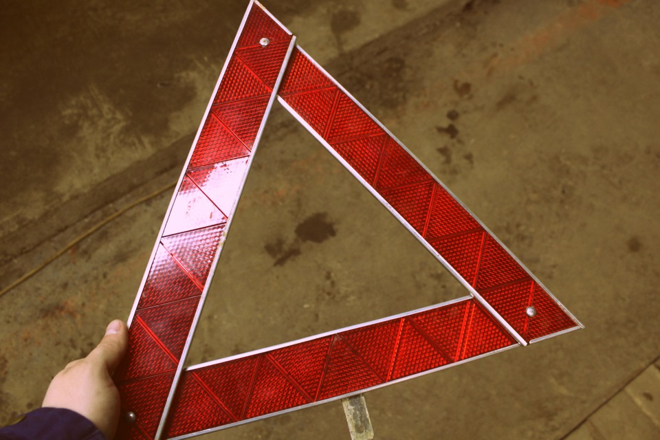 Знак аварийной остановки времен СССР. — ИЖ Москвич 412, 1,4 л, 1977 ...