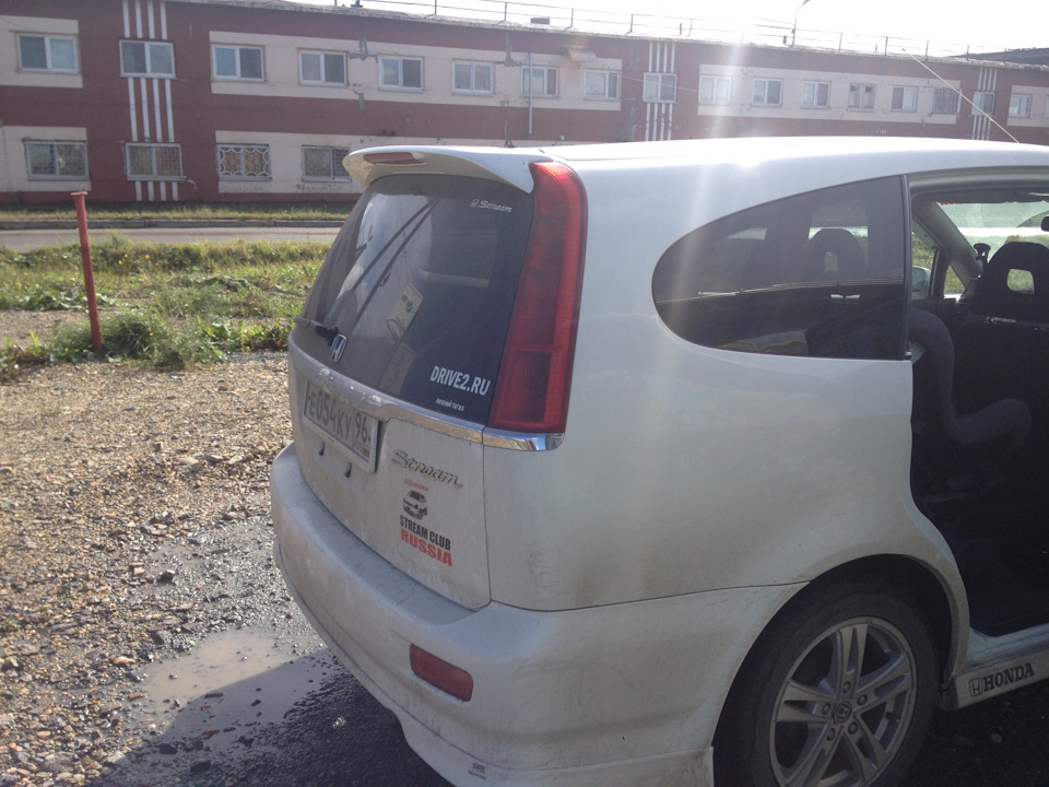 Спойлер стрим. Спойлер хонда стрим rn3. Спойлер honda stream tn6. Спойлер стрим. Honda stream 2 спойлер rn6.