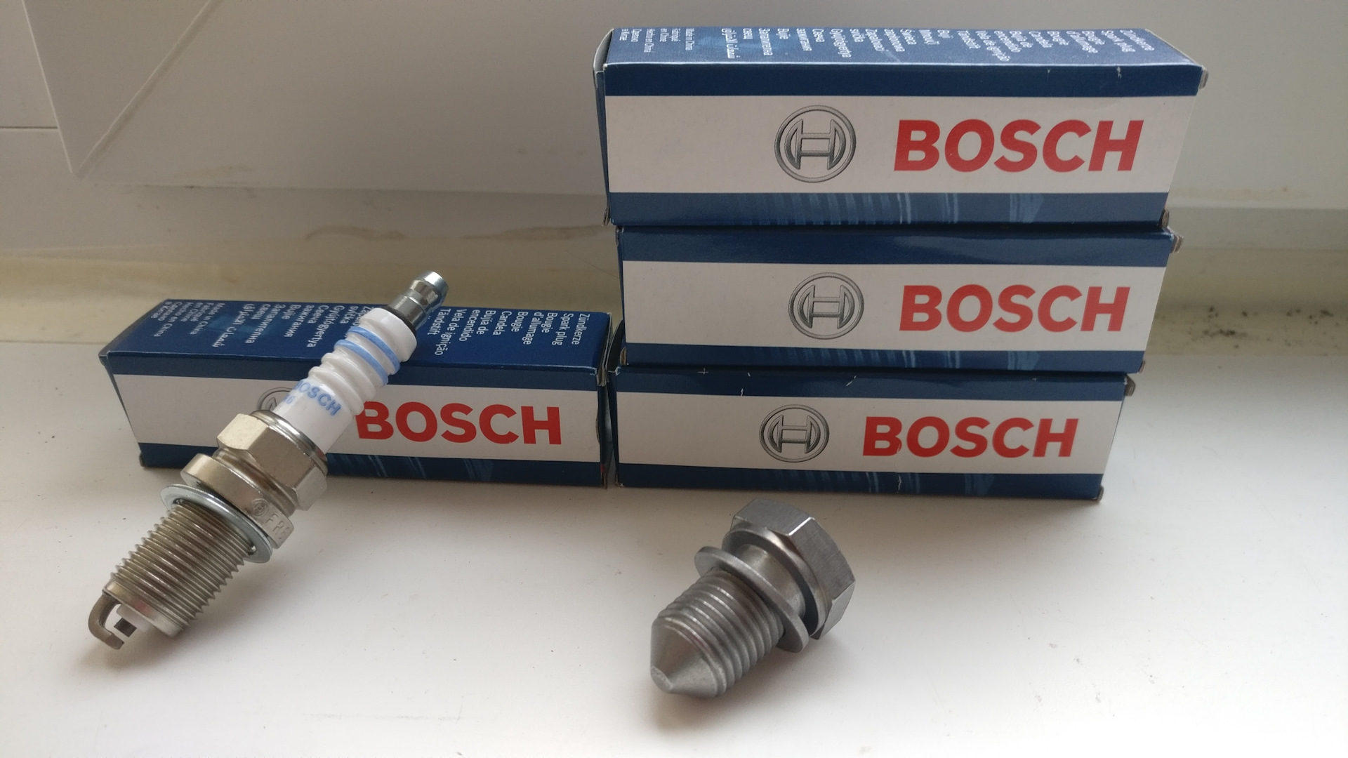 Свеча bosch r6. Bosch r6 свечи. Свеча зажигания Bosch r6. Свеча зажигания Bosch r6 артикул. Свечи бош 6857.