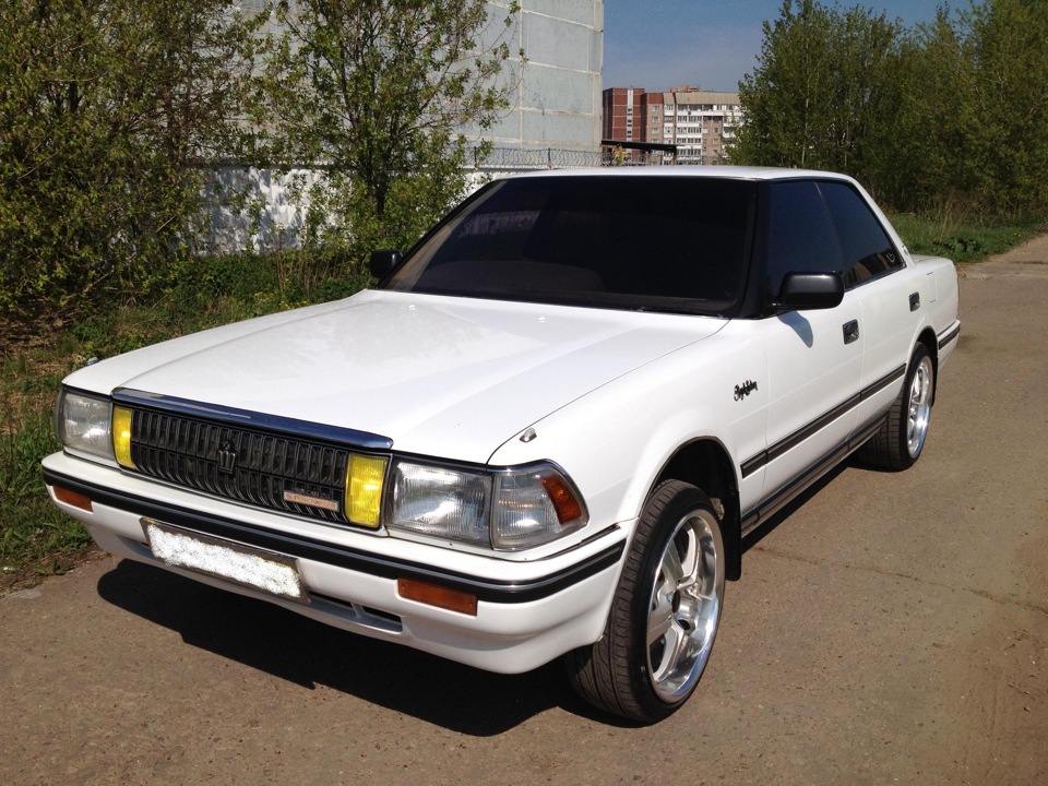 Краун 130. Toyota Crown s130. Toyota Crown 130. Toyota Crown 1990. Toyota Crown s130 1995.