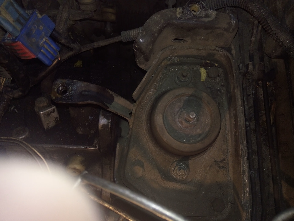 Заменил подушку МКПП (BE4). Она же, левая опора двигателя. — Peugeot ...