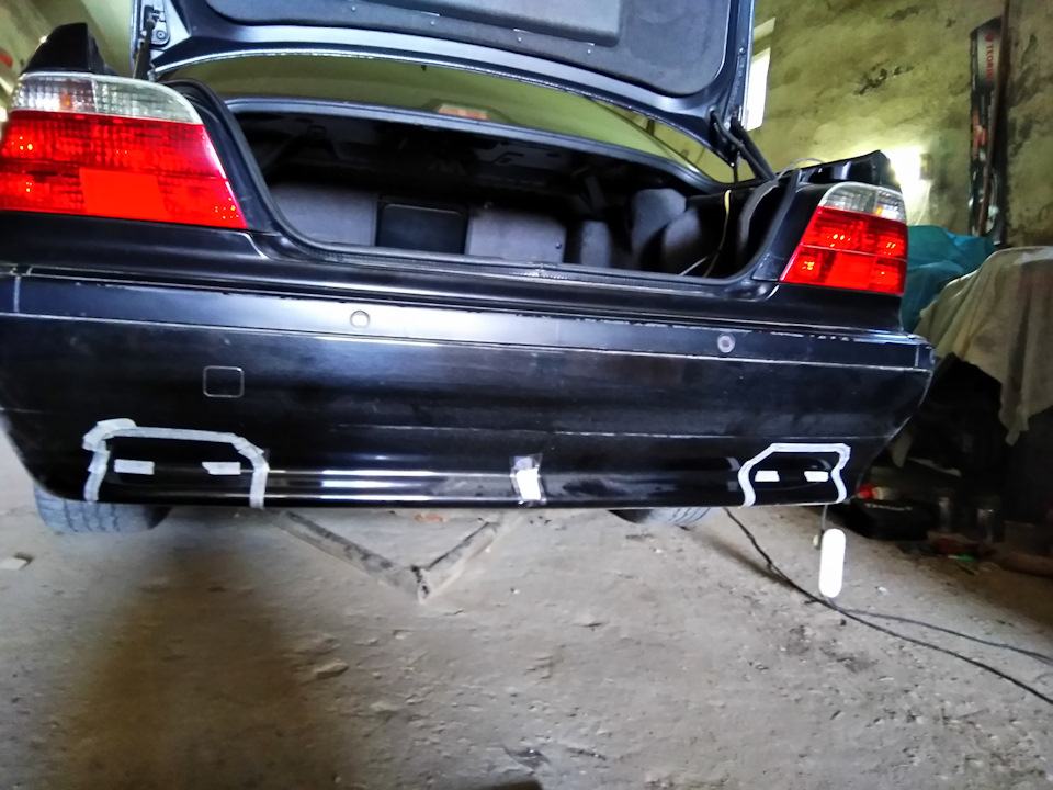 Photo from the logbook BMW 7 series (E38)