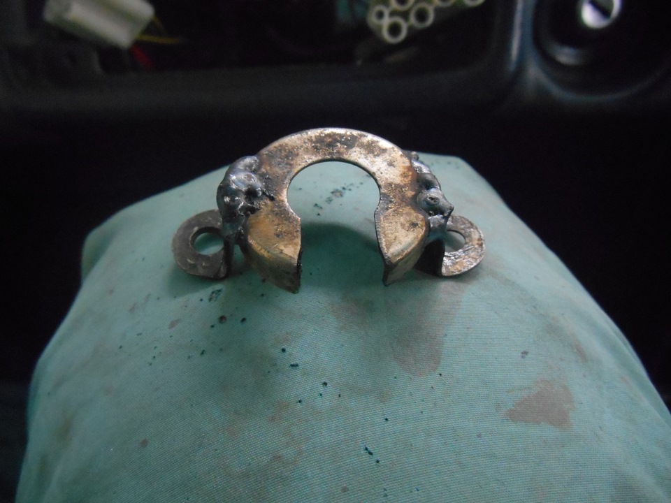 ремонт троса спидометра. — Audi 100 (C3), 2,3 л, 1984 года | своими ...