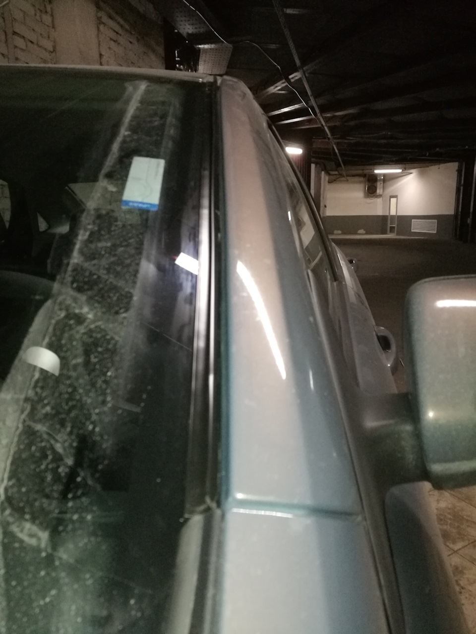 Выглядят очень аккуратно. Практически незаметны, но, думаю, что свою полезную функцию отвода воды на крышу выполнять будут. — Lada Vesta (1G)