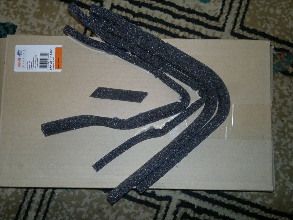 Фото в бортжурнале Audi 100 (C3). Запчасти на фото: 8FH351311621