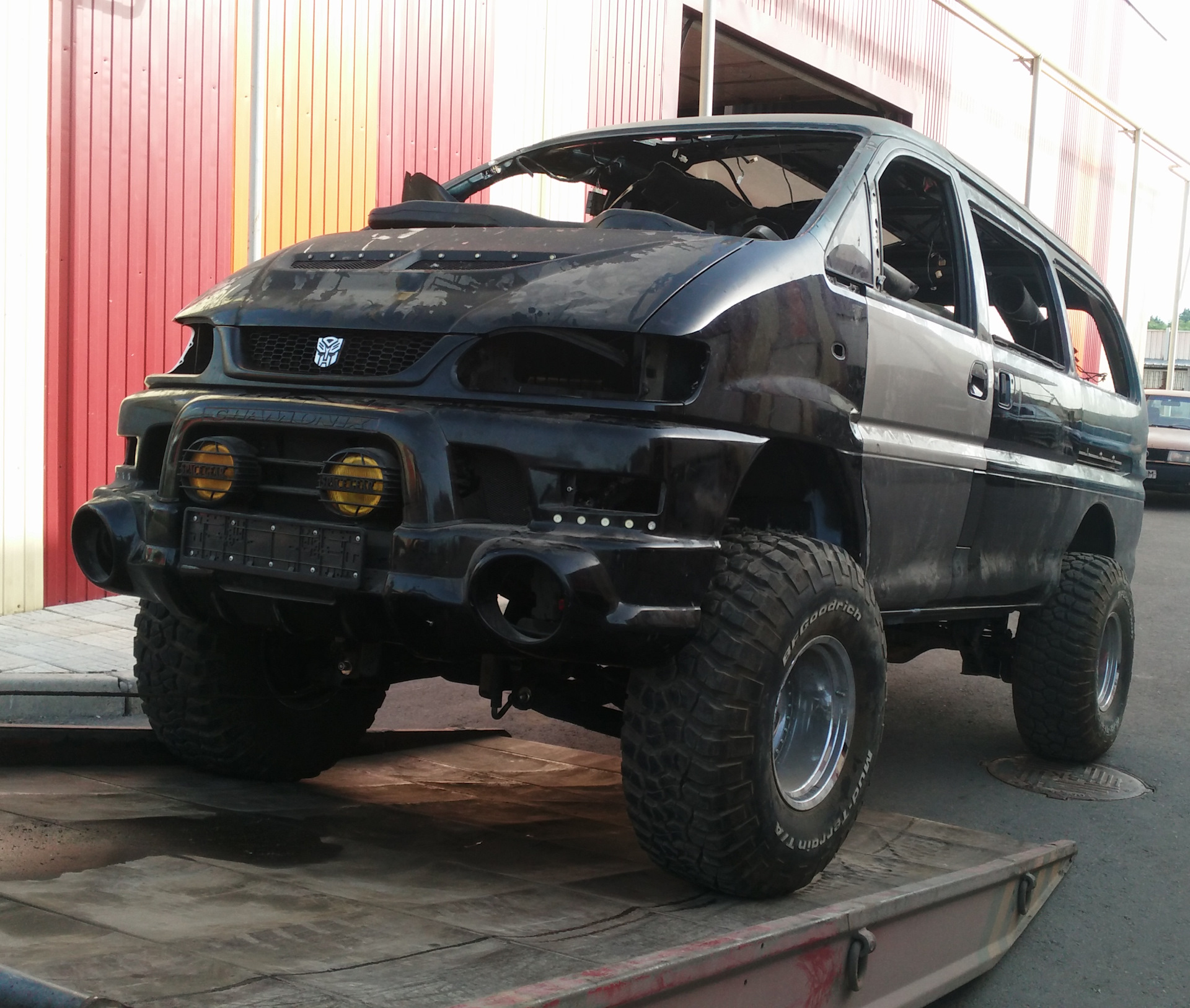 Тюнинг delica. Mitsubishi Delica l400. Mitsubishi Delica l400 long. L400 Mitsubishi 4x4. Delica l400 35.