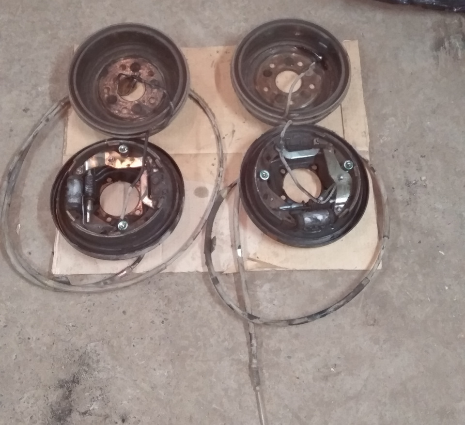 Замена задних барабанных тормозов на дисковые — Toyota Voxy (2G), 2 л ...