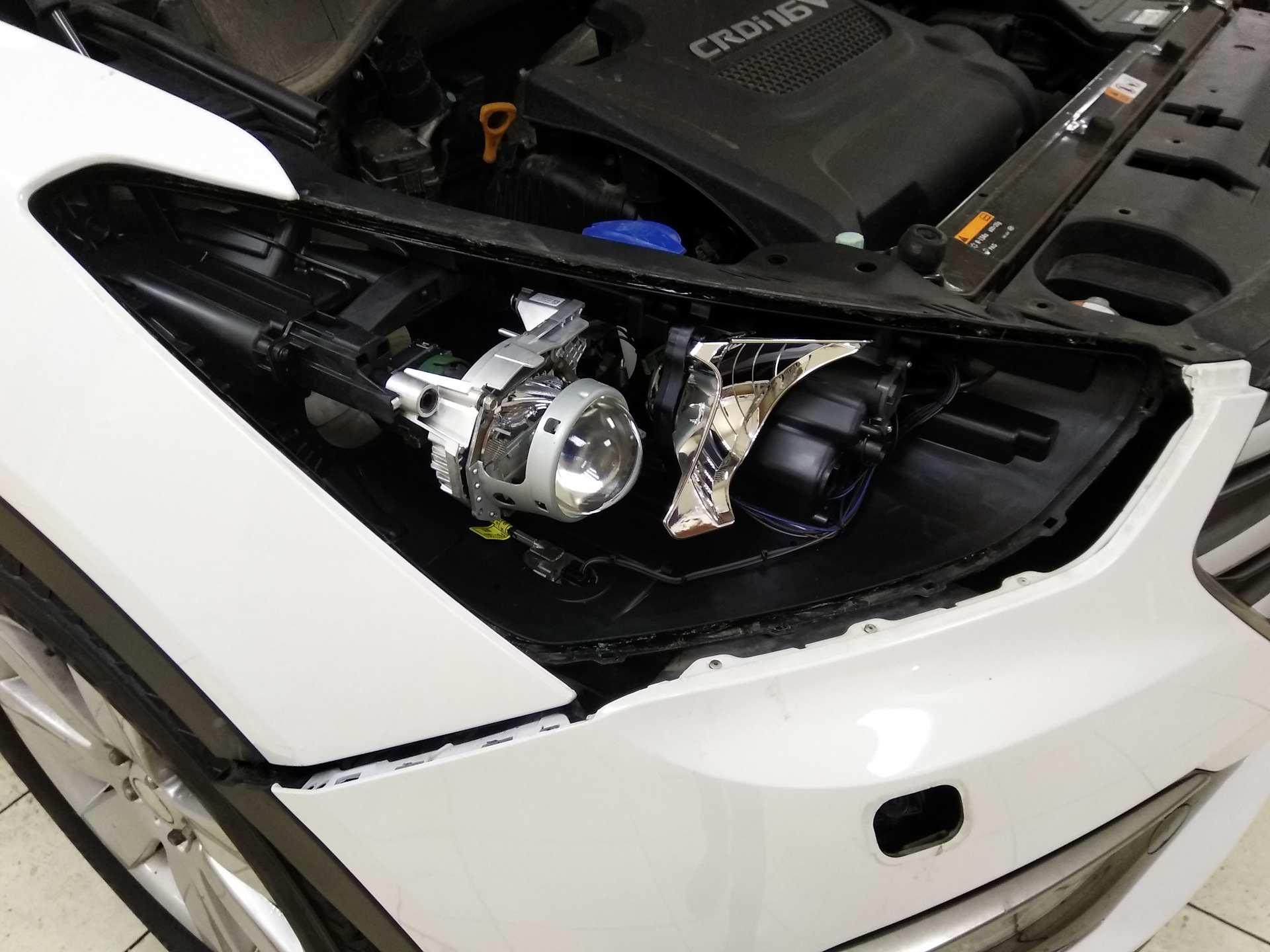 Как разобрать фару санта фе 3 Замена штатных линз на Hella 3.0-5R-TQ - Hyundai Santa Fe (3G), 2,2 л, 2015 года