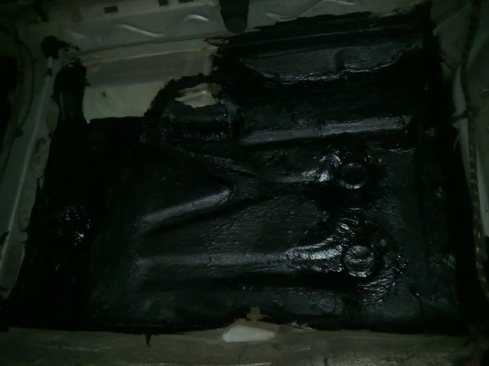 Питание бензонасоса, ну и из этого следует, лишь бы был повод разобрать ...