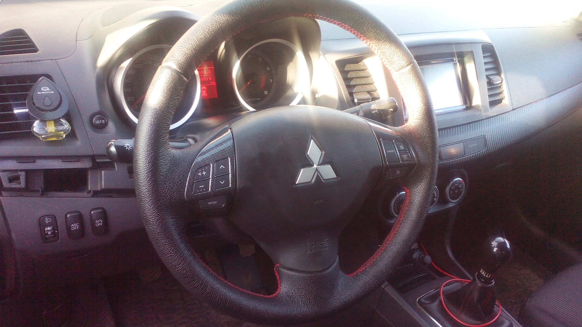 руль mitsubishi lancer 10