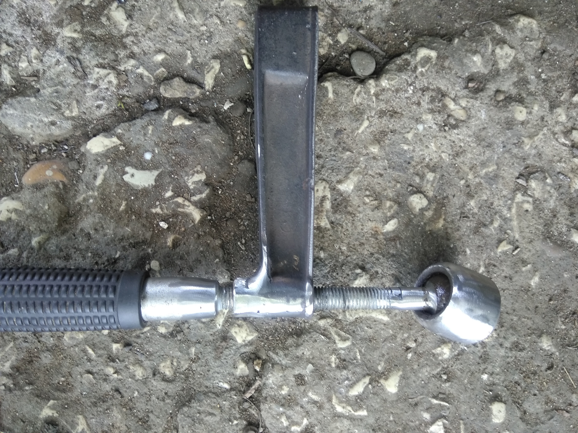 Самодельный удлинитель для F-образной струбцины: простое решение для увеличения рабочего хода