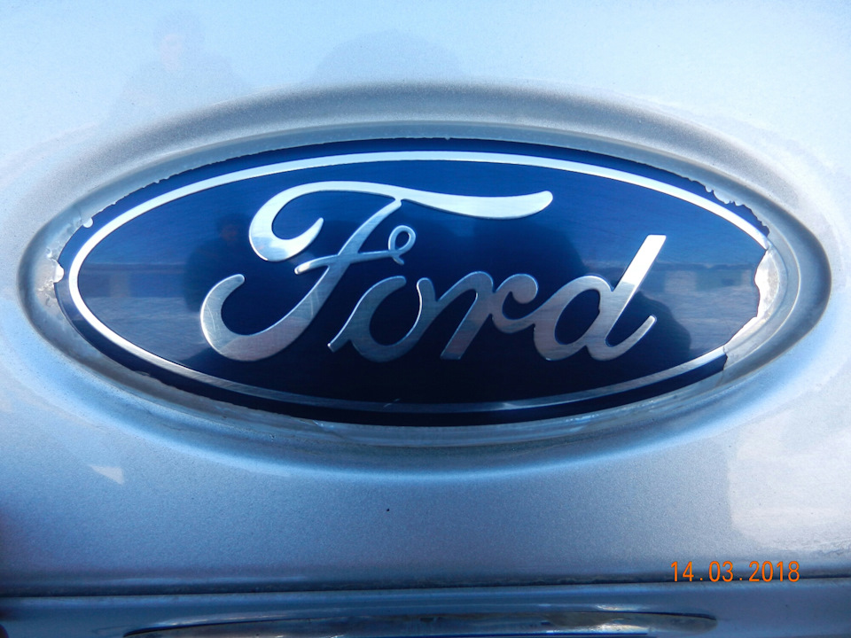 Замена эмблемы "FORD" по гарантии! — Ford Focus II Sedan, 1,8 л, 2008 ...
