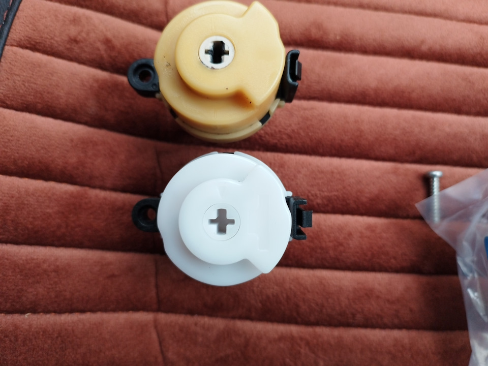 Замена контактной группы замка зажигания — Mazda Premacy (1G), 2 л ...