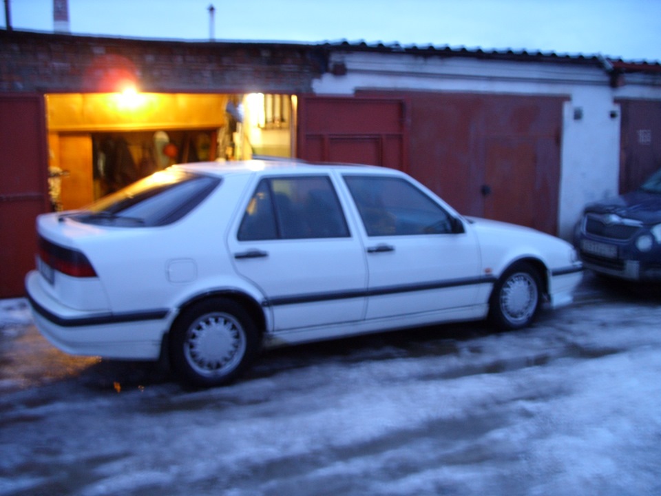 Пальцы дверные(выходной в гараже) — Saab 9000, 2,3 л, 1994 года ...