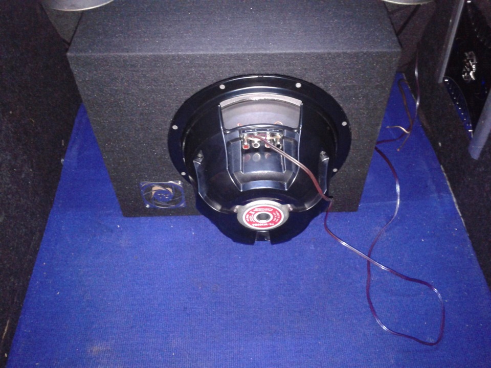 короб под 4 12 сабвуфер для ваз 2104. какие сабы 2 2. санта фе саб 12 в багажник. 2х15 саба в 2114. какие сабы 2 2.