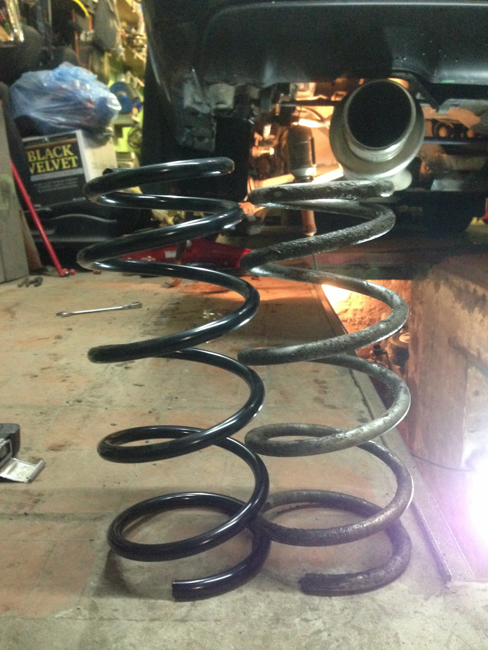 левая — Subaru Forester (SG)