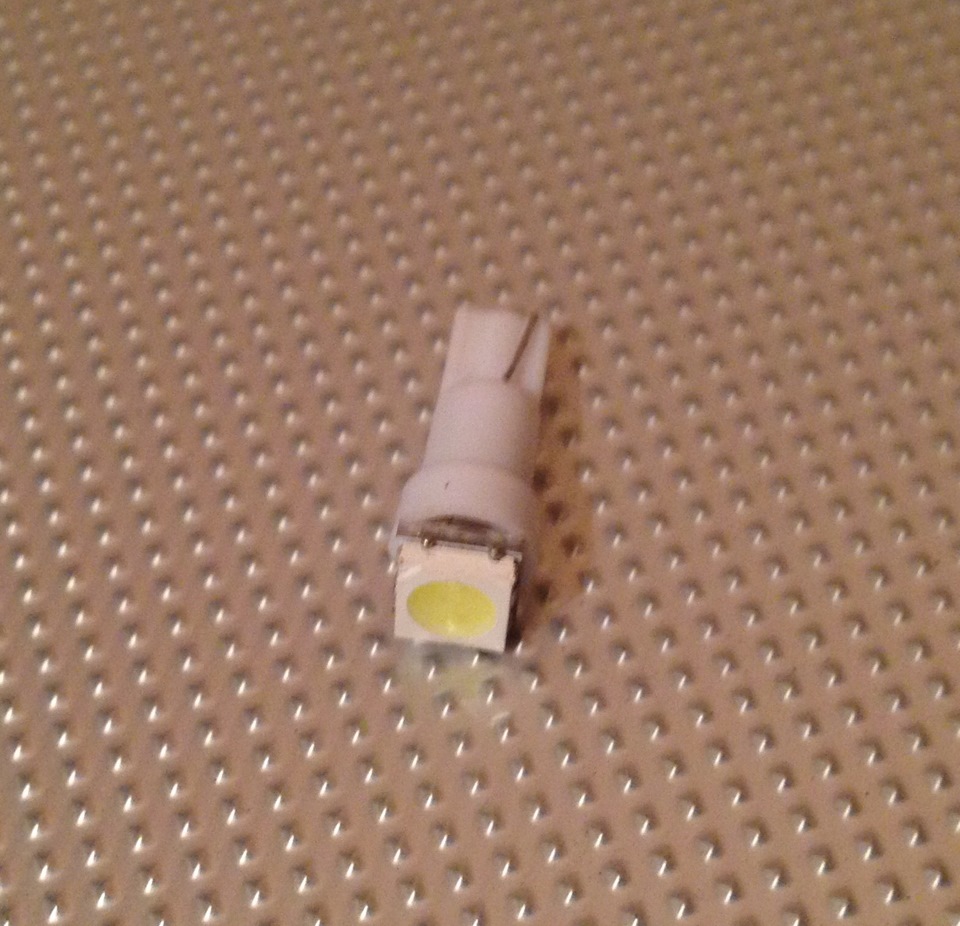 Светодиодная лампочка в кнопку центральной панели / перегорела лампочка ...