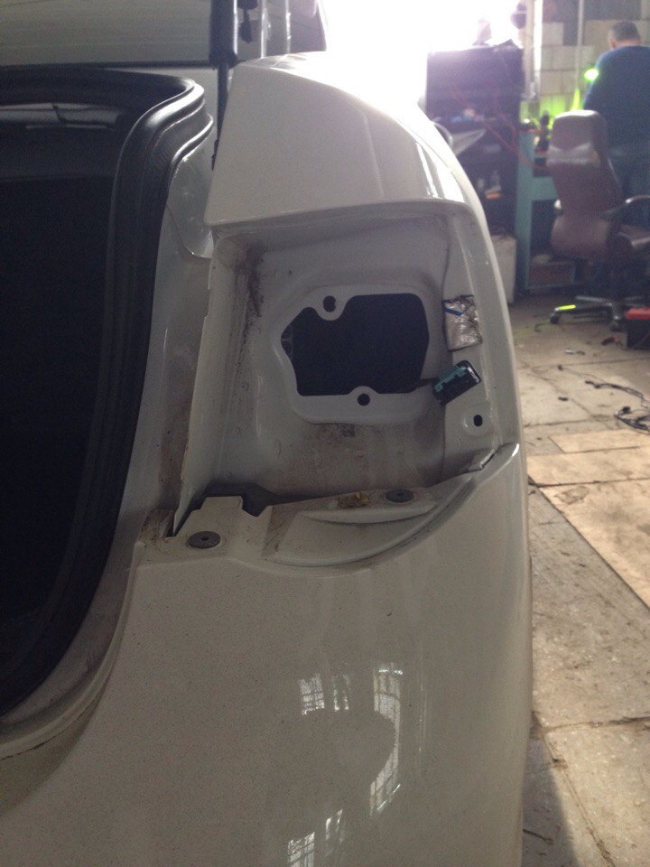 Перегорели диоды в задних фонарях. + отключение габаритов в центре ...