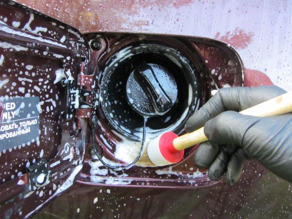 Под лючком бензобака — Nissan Teana (J32)