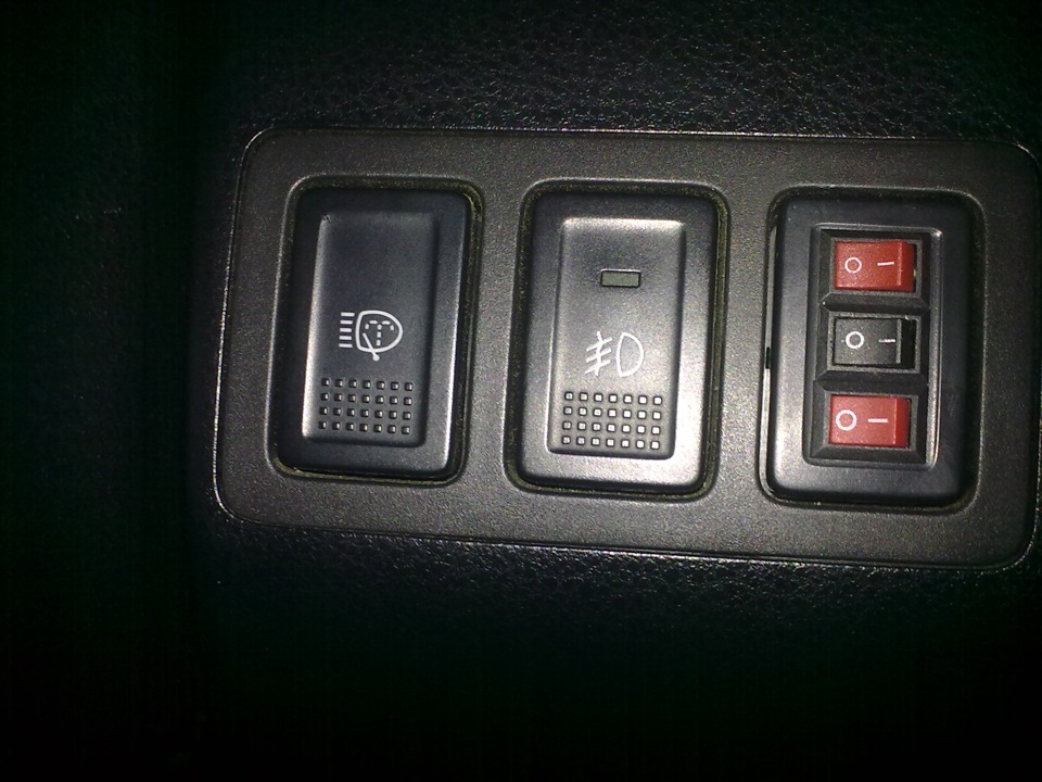Кнопка отключения купить. Suzuki Vitara кнопка ESP. Кнопка ЕСП Гранд Витара. Выключатель ESP Suzuki Vitara. Кнопка ЕСП Гранд Витара 2010.