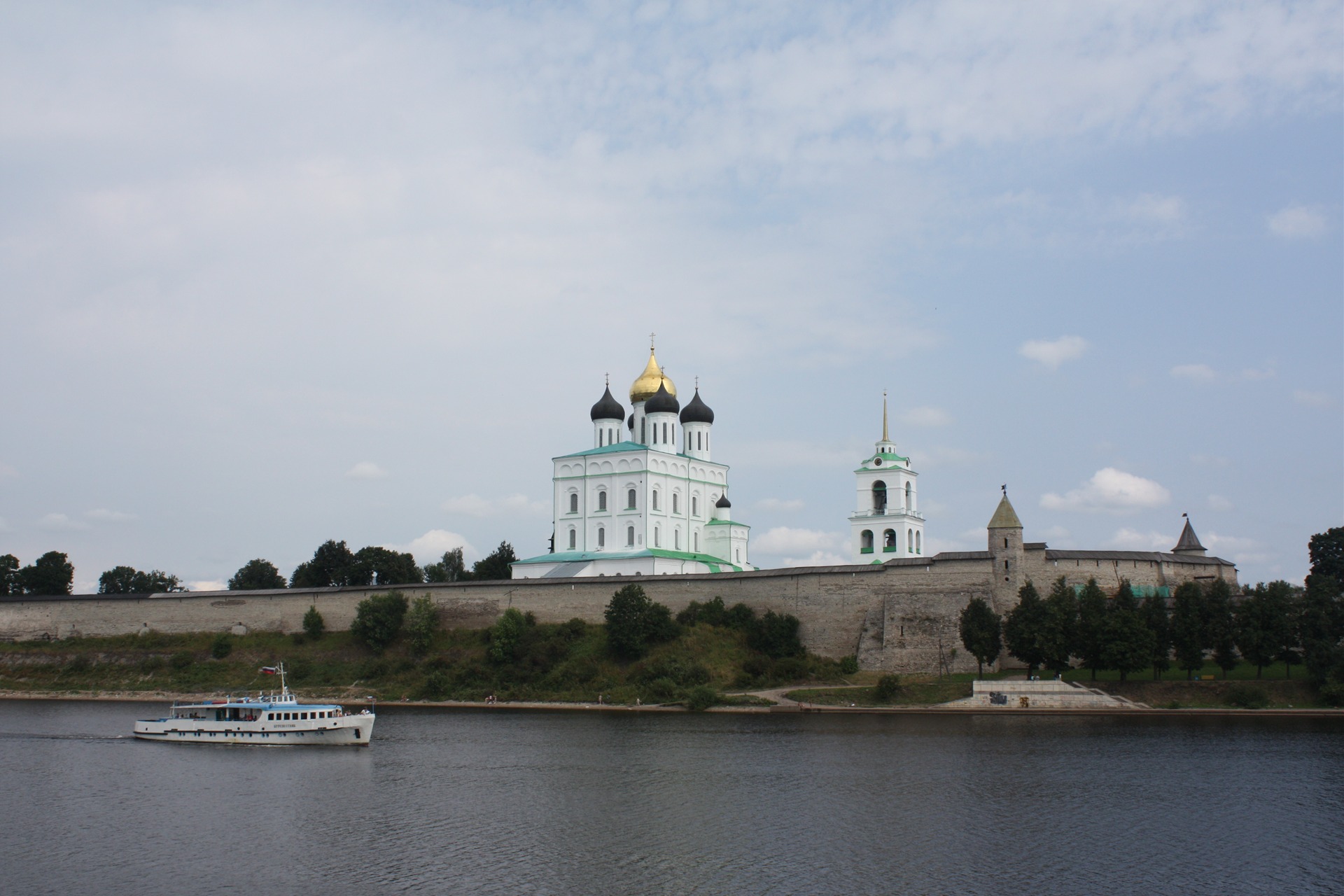 Псков самостоятельно