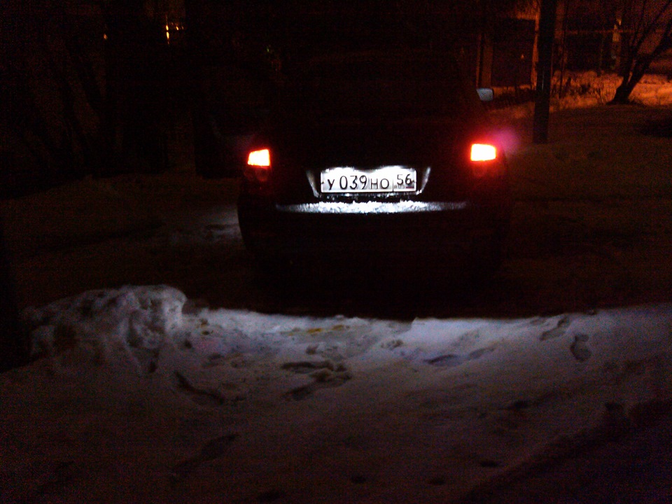 ''Правильная'' подсветка номера — Lada Приора хэтчбек, 1,6 л, 2009 года ...