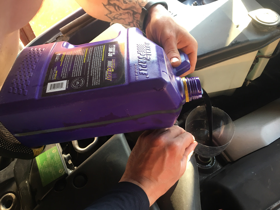 Американское масло Royal Purple 5W-30 — BMW X5 (E53), 4,4 л, 2001 года ...