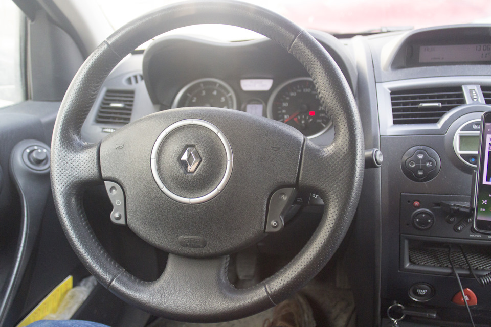 Ремонт спойлера, обновление руля, бардачка, + мелочи — Renault Megane ...