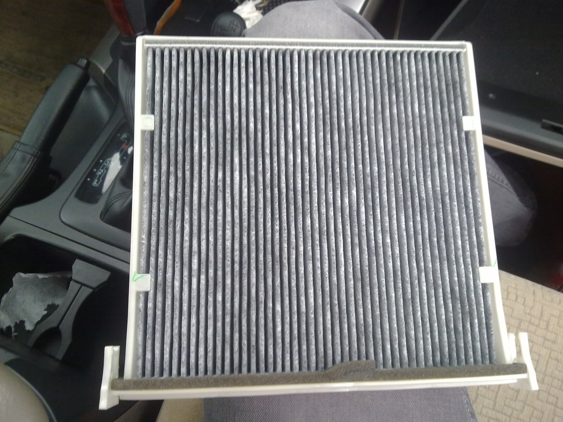 Changing the cabin filter to a carbon one - Toyota Land Cruiser Prado 27 l 2007