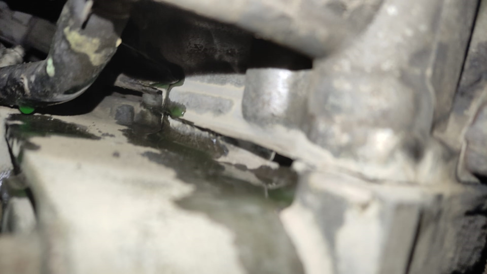 хелп! бежит антифриз — Honda Orthia, 2 л, 2001 года | поломка | DRIVE2